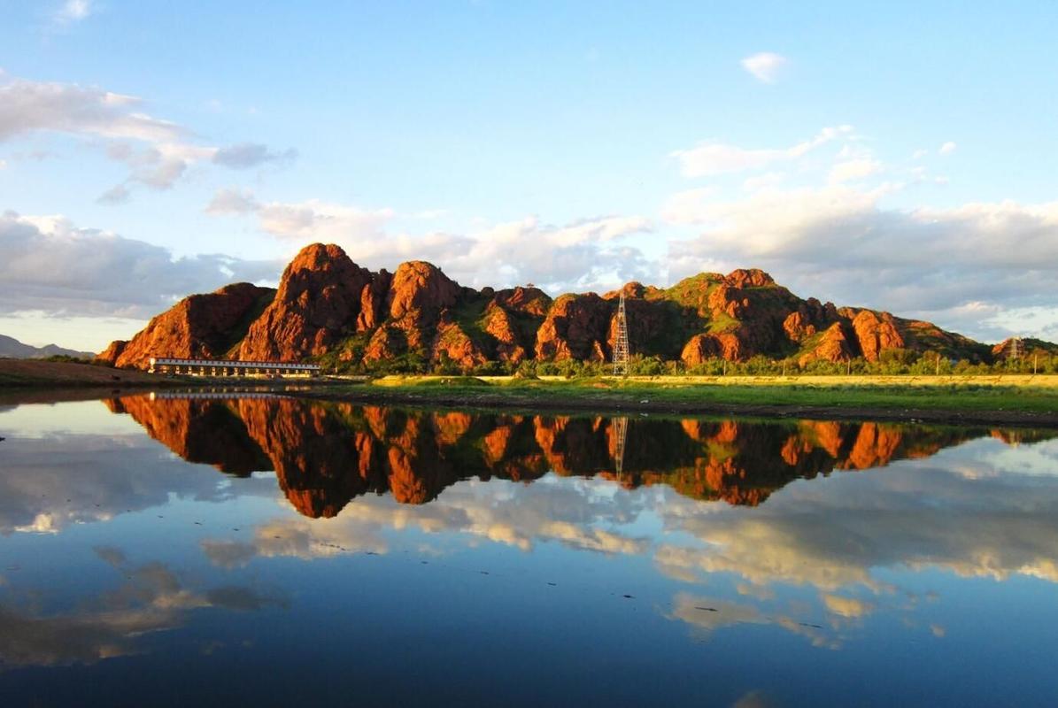 赤峰古城墙下的赤峰风情